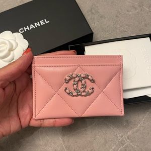 Chanel 19 card holder